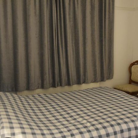 Отель Clarendon House Лутон Экстерьер фото