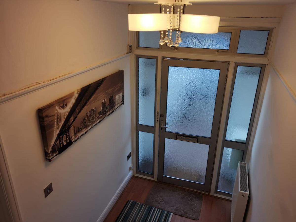 Отель Clarendon House Лутон Экстерьер фото