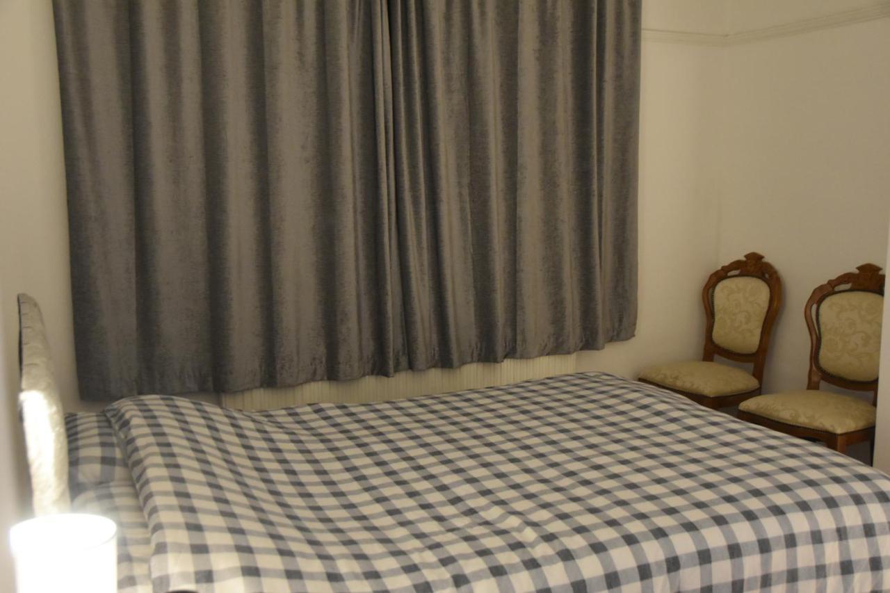 Отель Clarendon House Лутон Экстерьер фото
