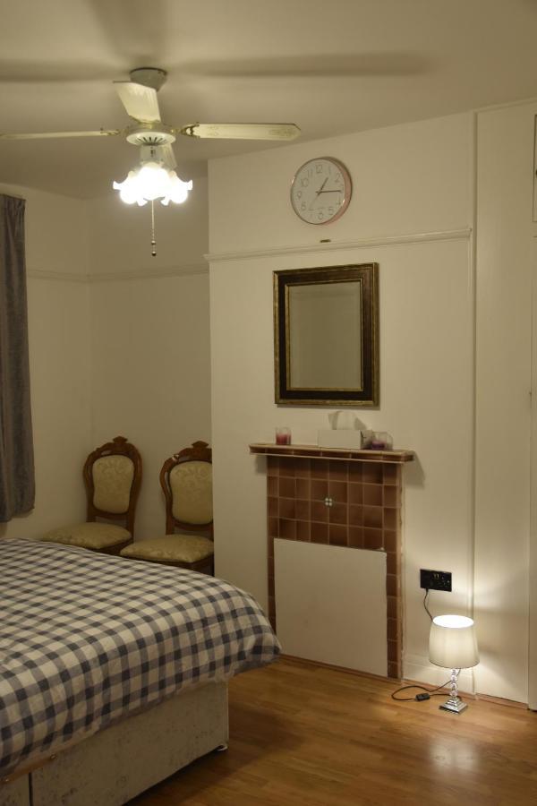 Отель Clarendon House Лутон Экстерьер фото