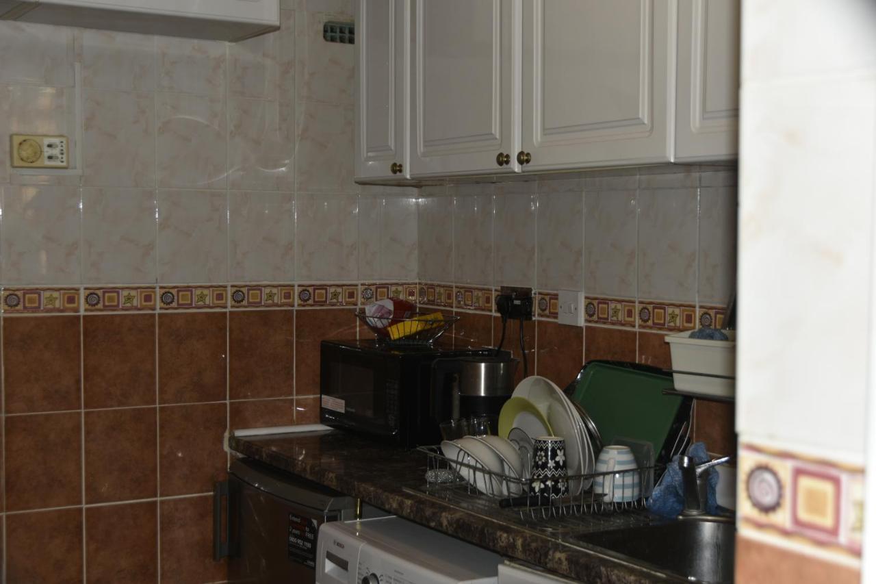 Отель Clarendon House Лутон Экстерьер фото