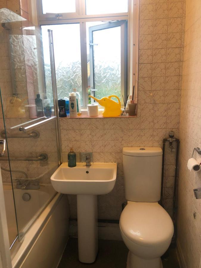 Отель Clarendon House Лутон Экстерьер фото